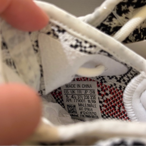 Adidas Yeezy Boost 350 V2 Zebra - Picture 5 of 7